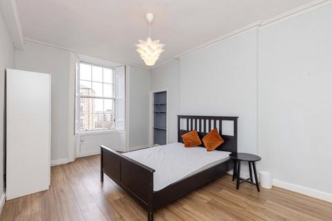 3 bedroom apartment to rent, Gayfield Square, Edinburgh, Midlothian