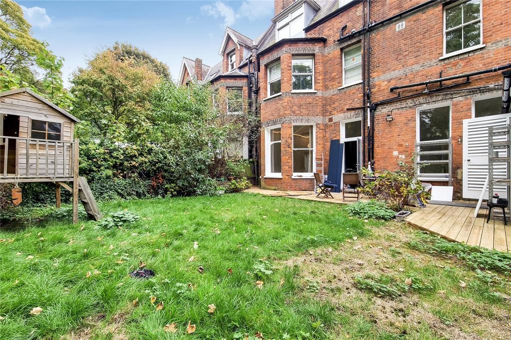 Apartment in London - More