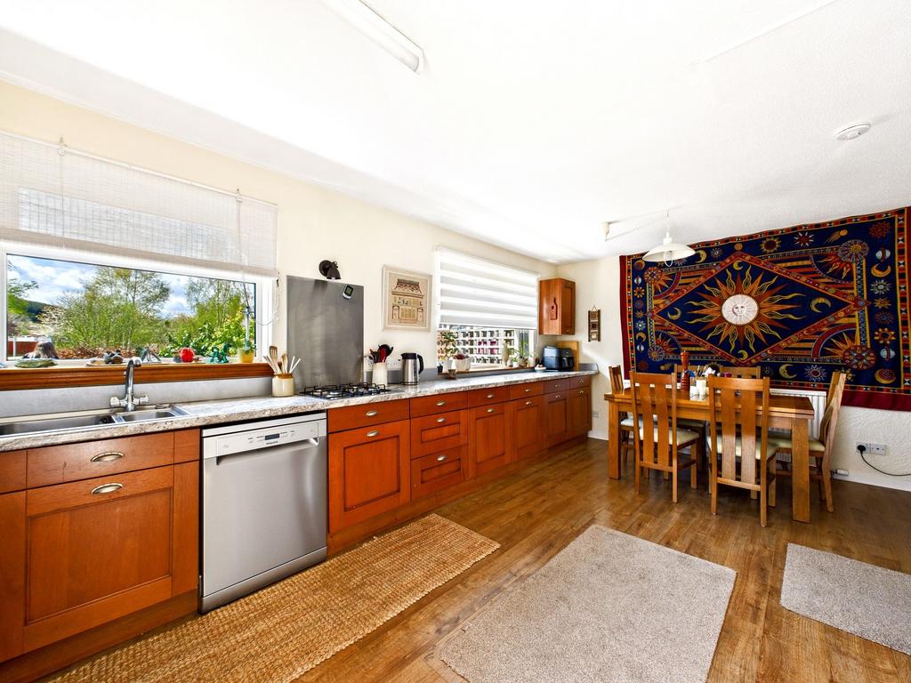 Kitchen/Dining
