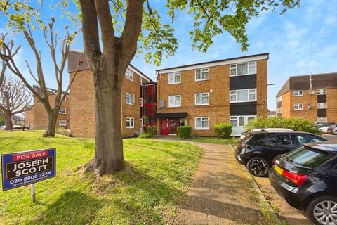 2 bedroom flat for sale, Buckingham Road, Edgware