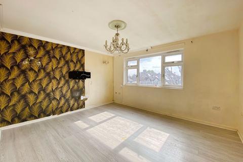 2 bedroom flat for sale, Buckingham Road, Edgware, HA8