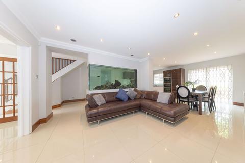 5 bedroom detached house for sale, Lavender Avenue, London, NW9