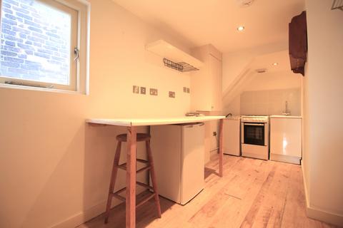 Studio to rent, Guildhall Hill, Norwich NR2