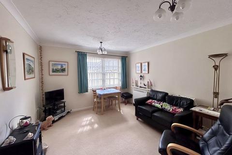 2 bedroom apartment for sale, Benedict Court, Abergavenny