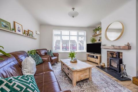 2 bedroom detached bungalow for sale, Cranborne Road, Drayton