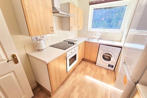 1 bedroom ground floor flat for sale, Thames Court, Manor Road, Sutton Coldfield, Birmingham, B73 6EF