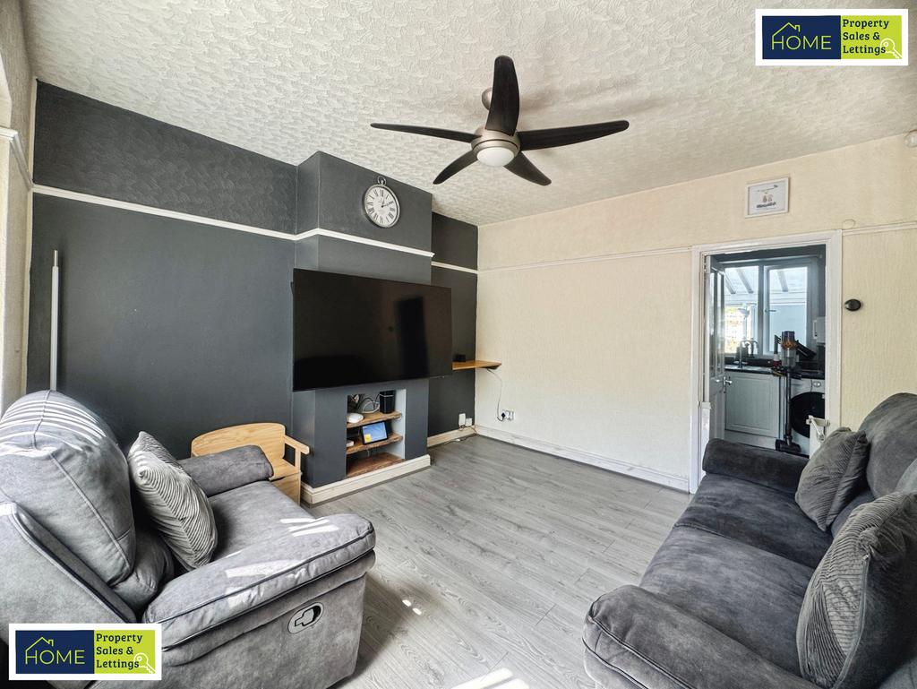 45 Woodstock Road, Leicester, LE4 2 HJ