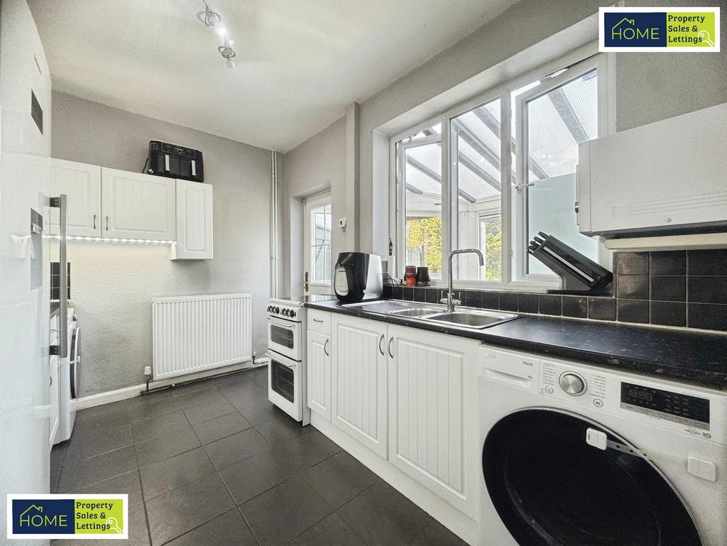 45 Woodstock Road, Leicester, LE4 2 HJ
