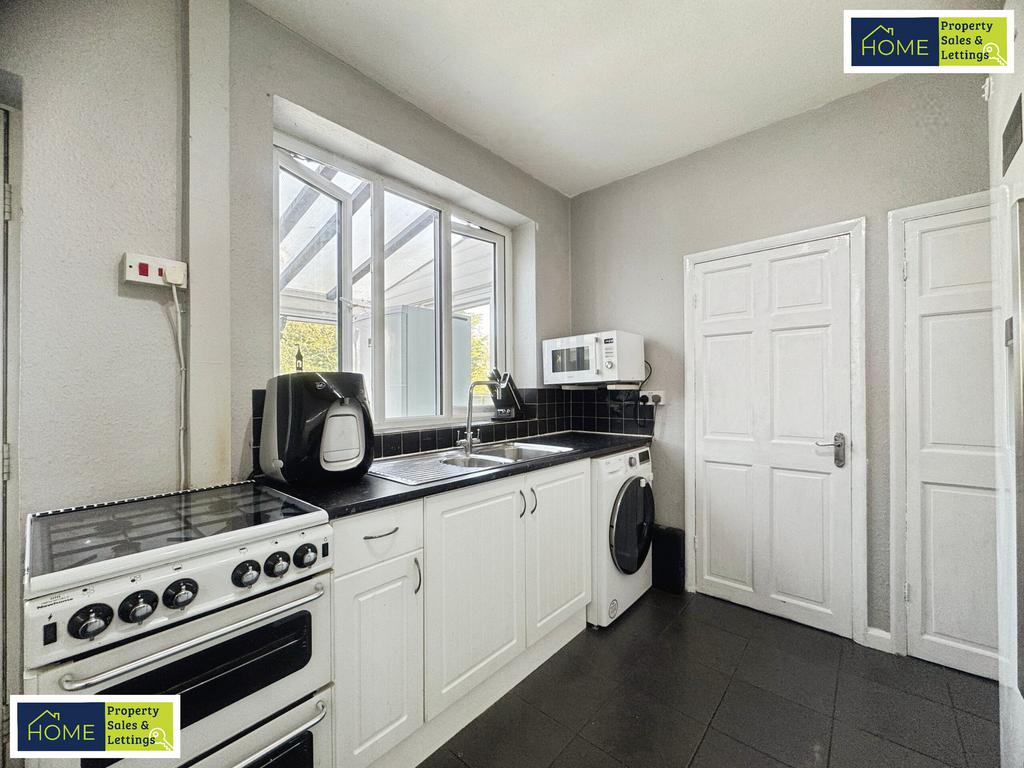 45 Woodstock Road, Leicester, LE4 2 HJ