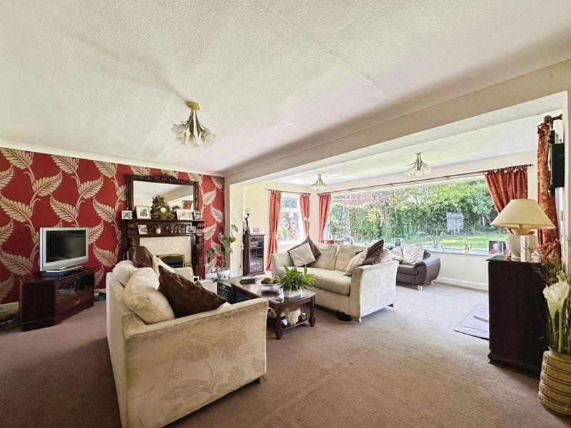 Extended Lounge