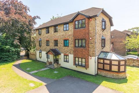 Rushmon Gardens, Walton-On-Thames