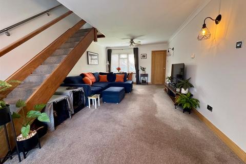 4 bedroom semi-detached house for sale, Crown Way, Southminster