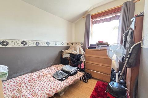 24 Cedar Road, Northampton, NN1 4RN