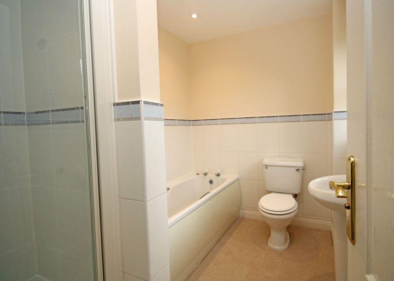 Ensuite bed 1