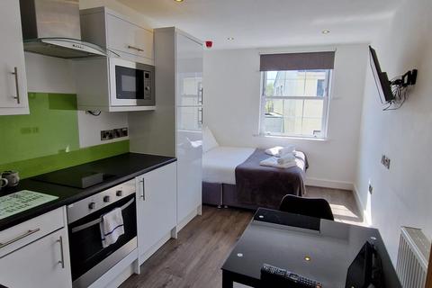 Studio to rent, 8-10 Fox House Studios (Deluxe)
