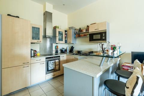 1 bedroom flat for sale, North Contemporis, 20 Merchants Road, Bristol BS8