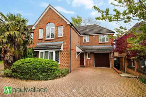 8 Everett Close, Cheshunt, Waltham Cross, EN7 6XD