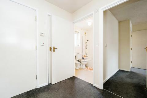 1 bedroom apartment to rent, Connaught Road