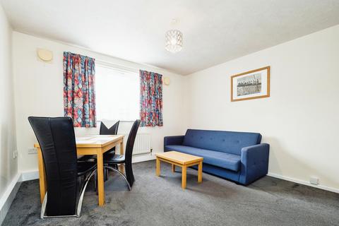 1 bedroom apartment to rent, Connaught Road