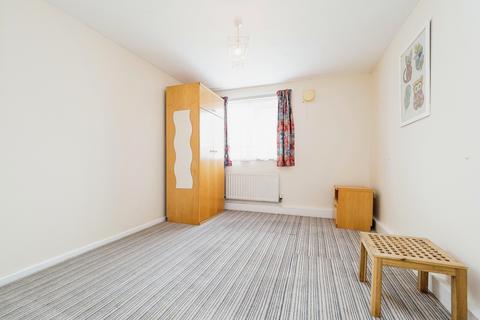 1 bedroom apartment to rent, Connaught Road