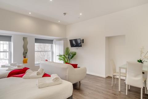 Studio to rent, 8-10 Fox House Studios (Premium)
