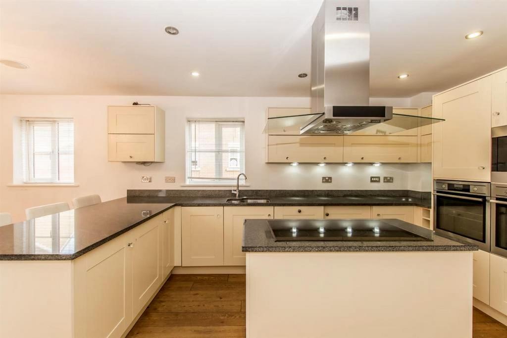 Kitchen Family Room