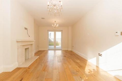 undefined, Boleyn Row, Epping