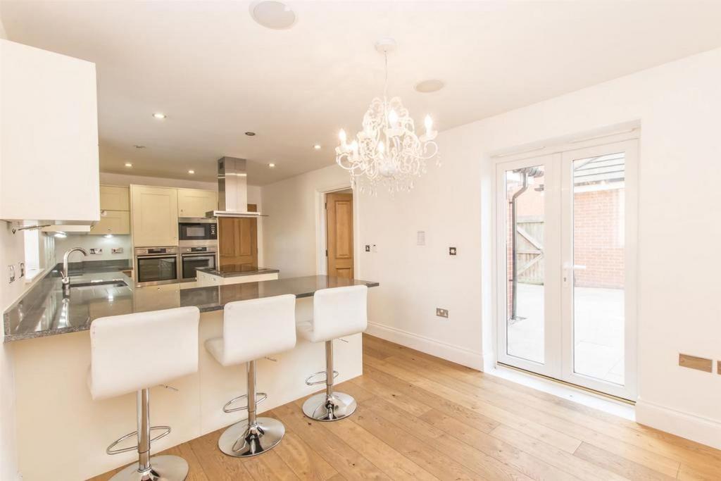 Kitchen Family Room