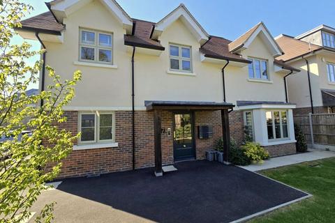 undefined, Elizabeth Grove, Bushey Heath,