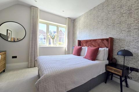 undefined, Elizabeth Grove, Bushey Heath,