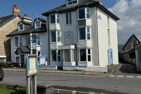 undefined, High Street, Borth, SY24