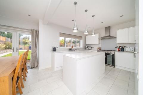 3 bedroom detached house for sale, Elizabeth Grove, Dudley DY2