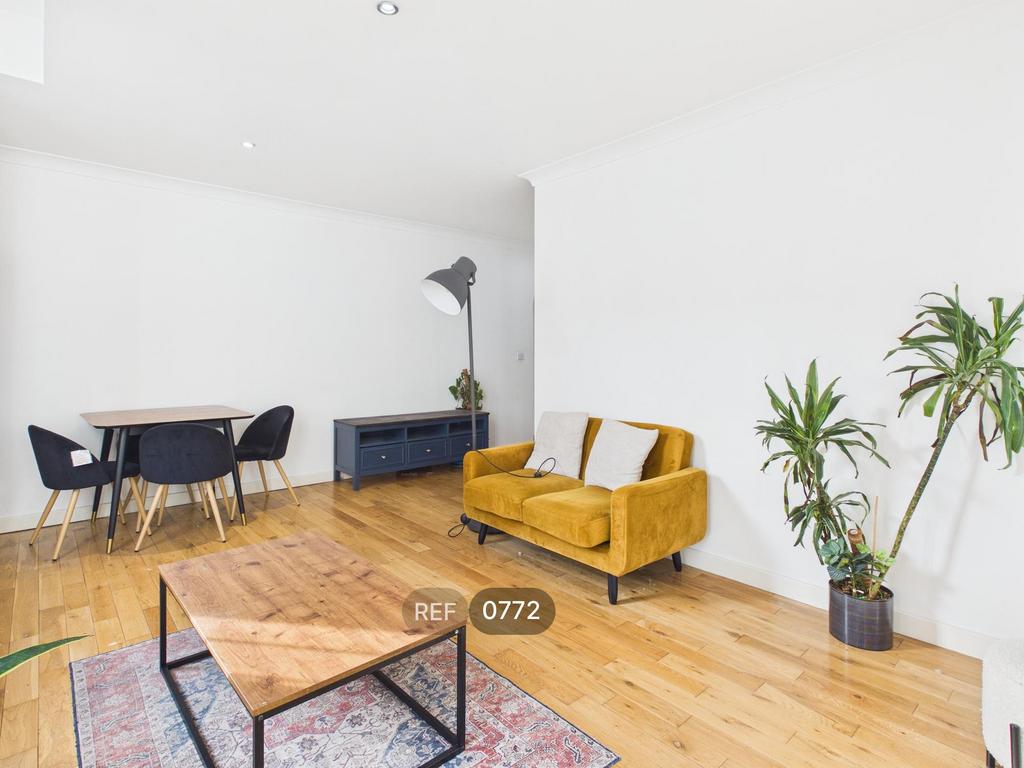 Kitchen &amp; Living area