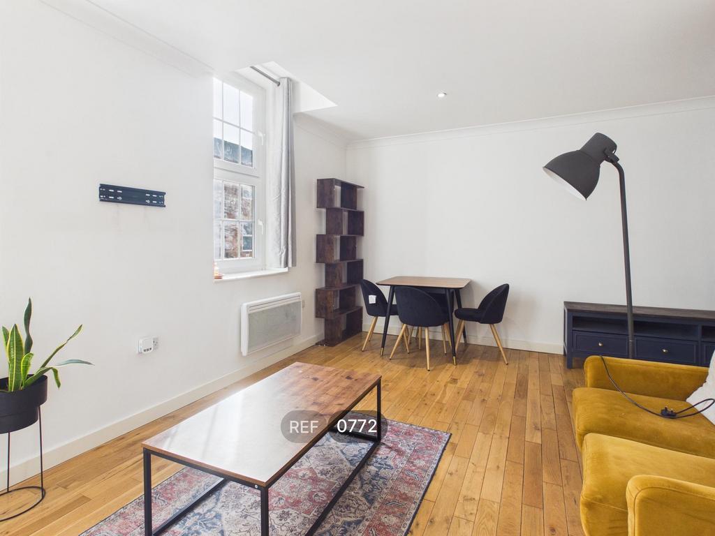 Kitchen &amp; Living area