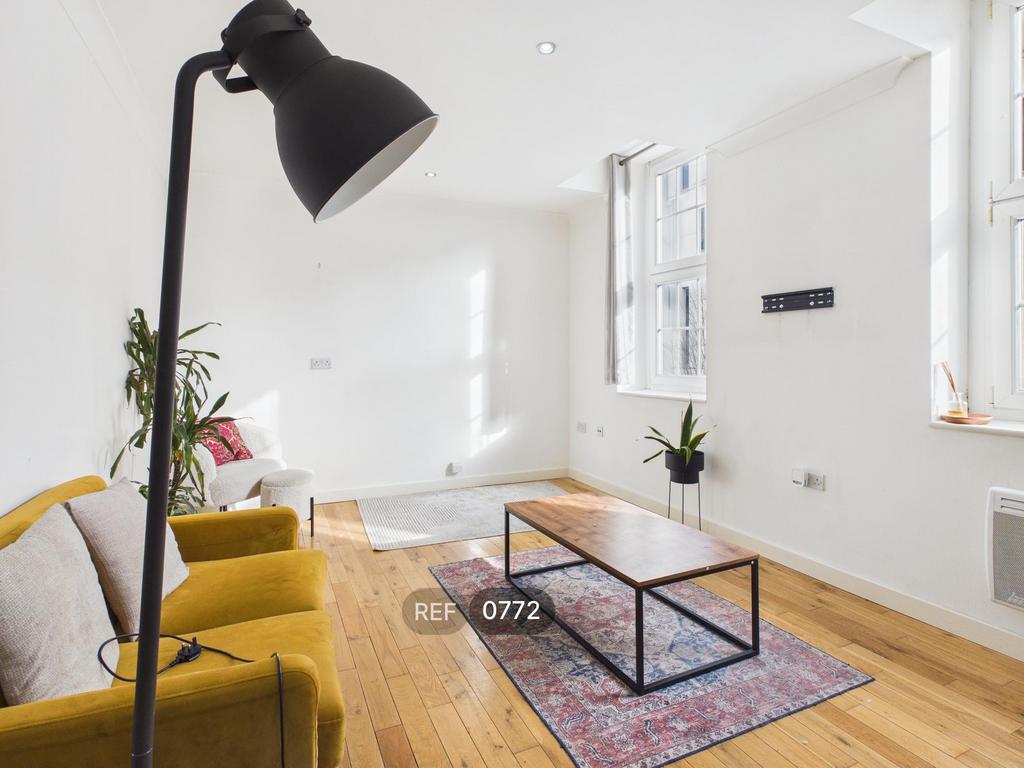 Kitchen &amp; Living area