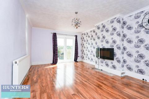 3 bedroom semi-detached house for sale, Saxton Avenue Wibsey, Bradford, West Yorkshire, BD6 3SW