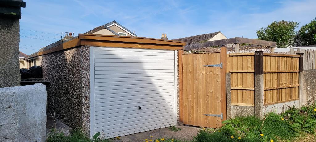 Detached Garage