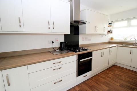 2 bedroom apartment for sale, Handcross Road, Stopsley, Luton, Bedfordshire, LU2 8DW