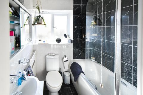119 Ravenscroft, Hook, RG27 9NP