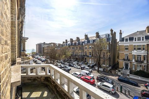 1 bedroom flat for sale, First Avenue, Hove, East Sussex, BN3
