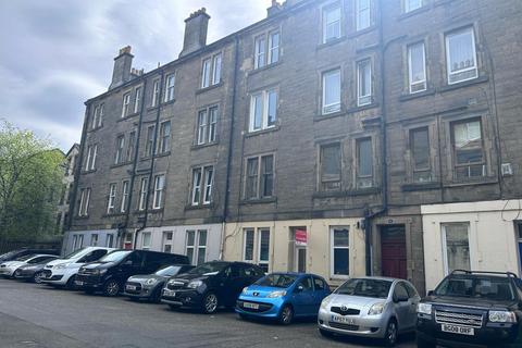 3 bedroom flat to rent, Drum Terrace, Edinburgh, EH7