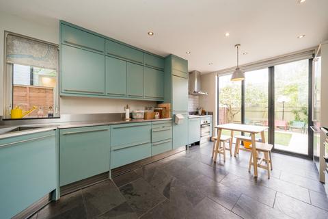 4 bedroom terraced house for sale, London W4