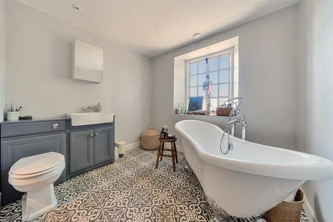 The Wharf House Turnpike, Sampford Peverell, Tiverton, EX16 7BN