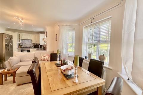80 Pickard Drive, Sheffield, S13 8EX