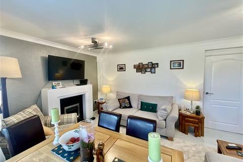 80 Pickard Drive, Sheffield, S13 8EX