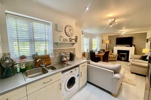 80 Pickard Drive, Sheffield, S13 8EX