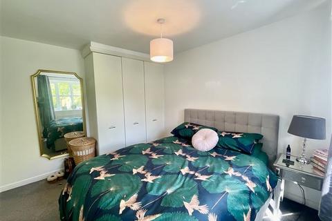 80 Pickard Drive, Sheffield, S13 8EX