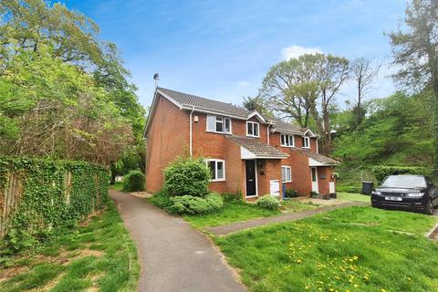 17 Compass Field, Hook, RG27 9SH
