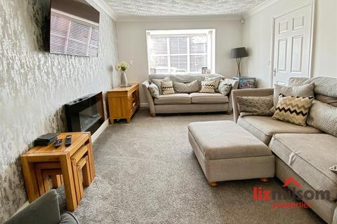 3 bedroom detached house for sale, The Crest, Linton DE12
