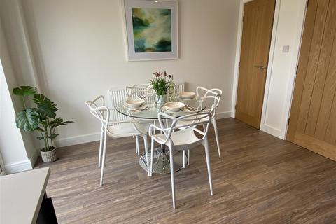 4 bedroom semi-detached house for sale, Mount Road, Castle Gresley, Swadlincote DE11